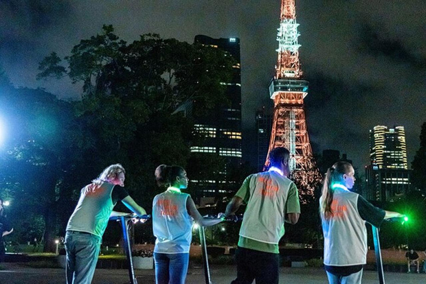 Tokio: paseo en patinete eléctrico y tour nocturno a la Torre de Tokio
