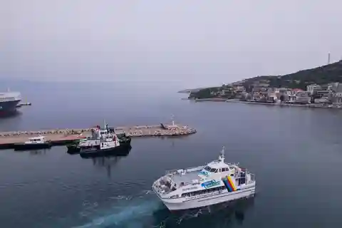 Fra Cesme: Færgetransport til Chios