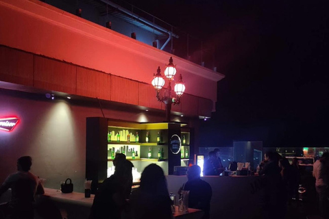 Un'avventura nella vita notturna con una guida locale: La città di Dar es salaam