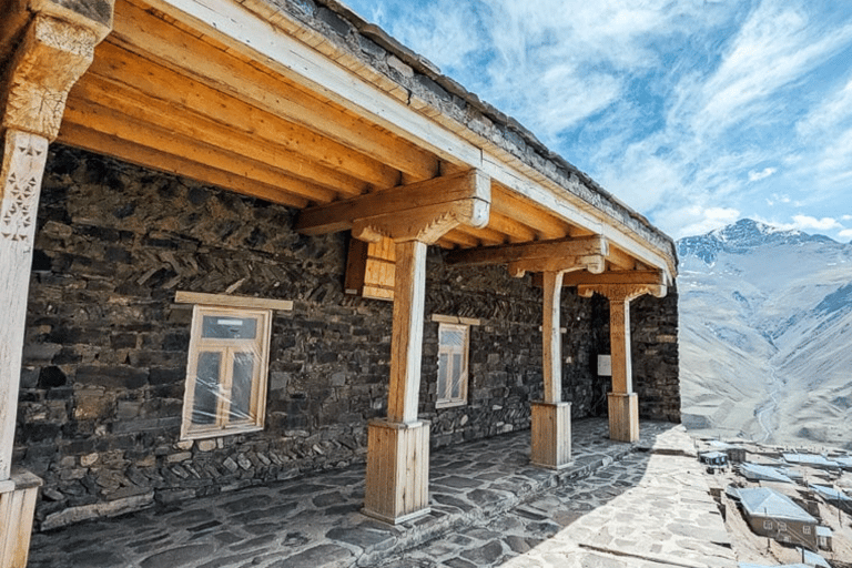 从巴库出发：古巴与赫纳利克全天导游游从巴库出发：古巴和赫纳利克全天导游游