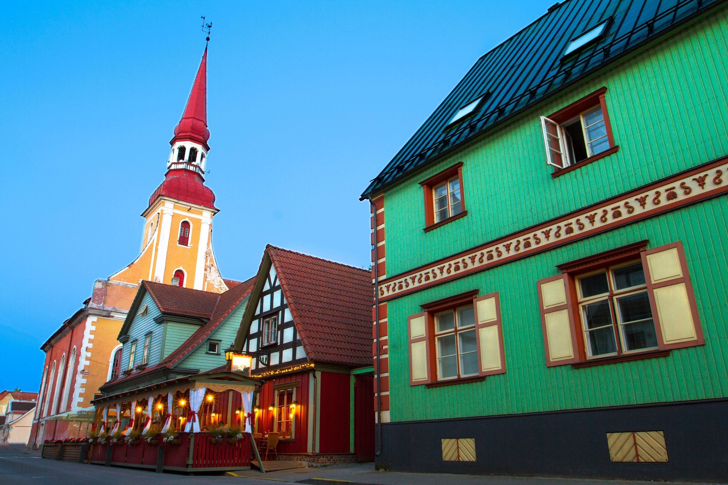 Privater Transfer von Tallinn nach Riga mit Sightseeing-Zwischenstopps