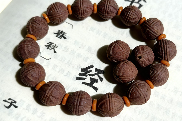 Beijing: Chinese Fragrant Bracelet Making