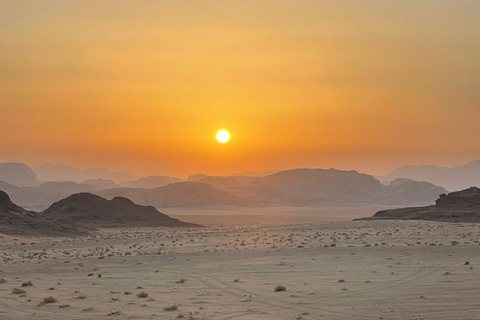 Jeeptour van een hele dag en traditionele lunch - Wadi Rum-woestijn