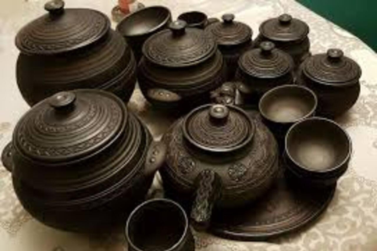 Chisinau: Moldovan Pottery Workshop with Ivan Prividniic