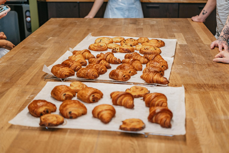 Paris: Französischer Croissant-Backkurs mit einem Koch