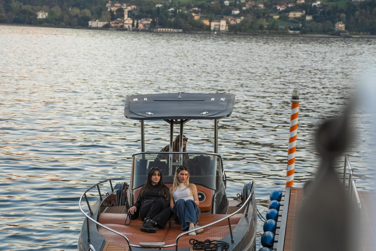Bellagio & Varenna: Guided yacht tour to Varenna among iconic villas