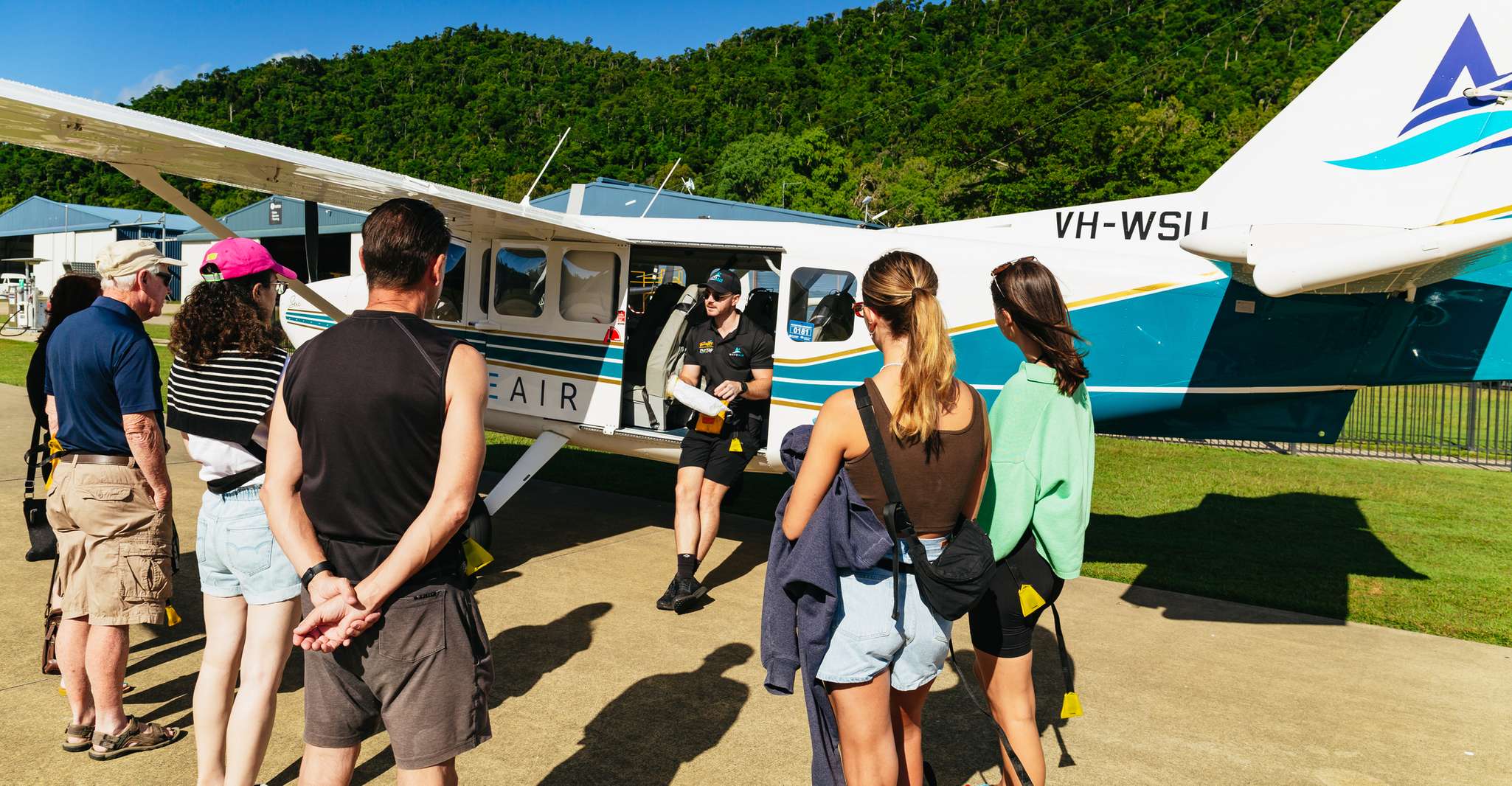 From Airlie Beach, Whitsundays Scenic Flight with Pickup - Housity