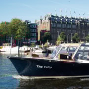 Ámsterdam: paseo por el canal con menú de hamburguesas en un restaurante local