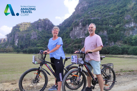 Trang An - Grotta di Mua - Hoa Lu - Bicicletta - visita alla famiglia locale