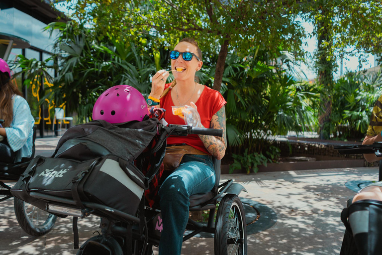Medellín: City Transformation Tour with Tricycle Ride