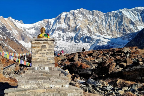 Pokhara: trekking guidato del Campo Base dell&#039;Annapurna di 7 giorniPokhara: pacchetto completo per l&#039;epico trekking di 7 giorni al campo base dell&#039;Annapurna