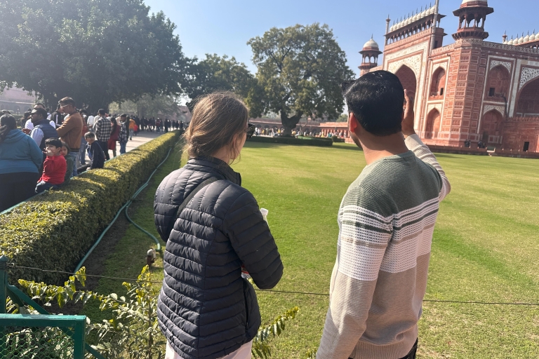 Von Delhi - Taj City & Agra Fort Tour am selben Tag mit der LimousineAI- Auto, Reiseführer, 5*Mittagessen & Monumententickets.
