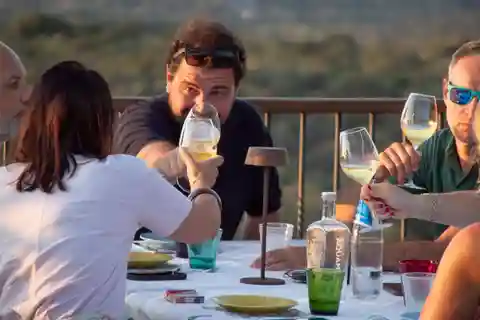 Palau: degustazione di vini in una cantina gallurese