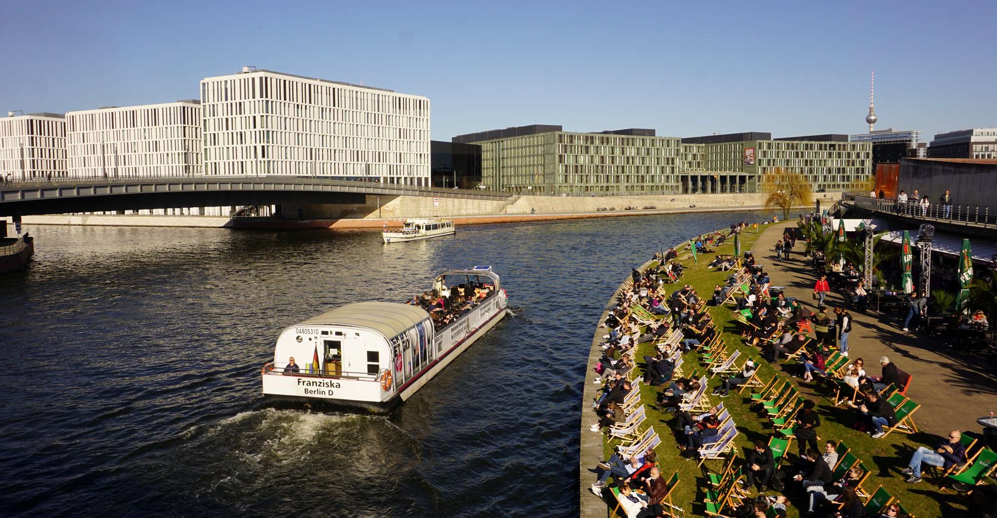 Berlin, Boat Tour with Tour Guide - Housity