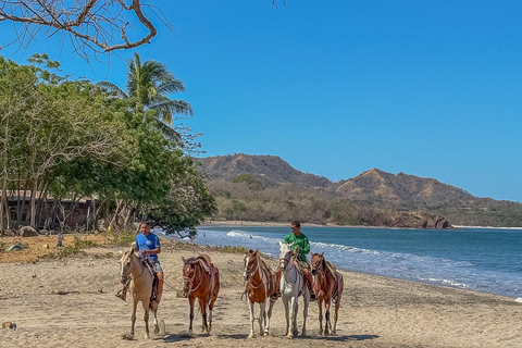 من برازيليتو: جولة ركوب الخيل على الشاطئ لمدة ساعة واحدة