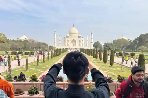 From Delhi: Private Taj mahal and Agra Fort with Car Tour