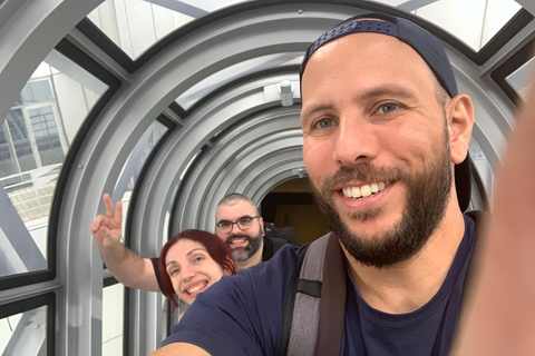 Osaka: Cherry Blossom Walking Tour with a Local 3-hours:Osaka Cherry Blossom Walking Tour with a Local