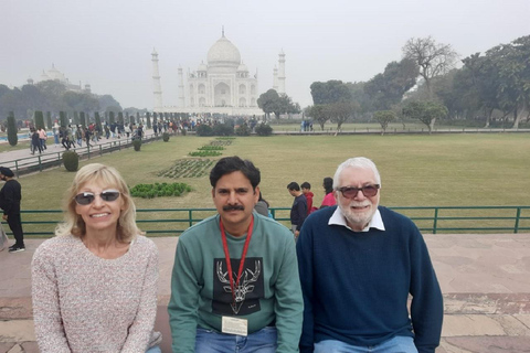 Same Day Taj Mahal & Agra Tour From Chennai w/ Return Flight Flight Tickets, Private Car, Guide, Lunch and Entry Tickets