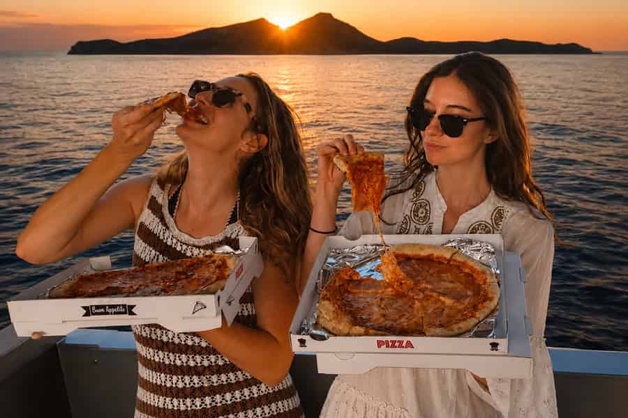 Mallorca: Sunset Pizza Bootstour Andratx – Dragonera + Schnorcheln. Foto: GetYourGuide Mallorca: Sunset Pizza Bootstour Andratx – Dragonera + Schnorcheln. Foto: GetYourGuide