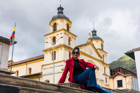 Candelaria Bogotá: Photo Shoot and Private Hike for Couples
