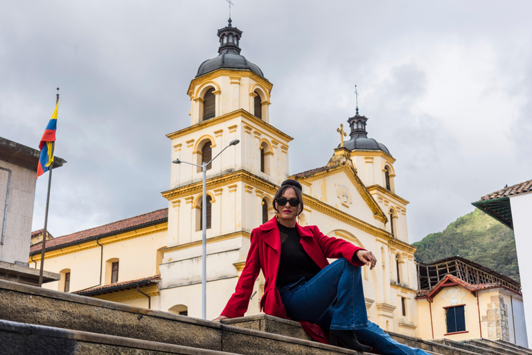 Candelaria Bogotá: Photo Shoot and Private Hike for Couples