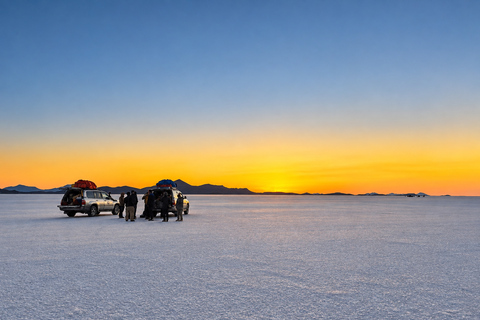 Uyuni Salt Flats & Colorful Lagoons: 3-Day Journey Uyuni Tour with Local Spanish Driver