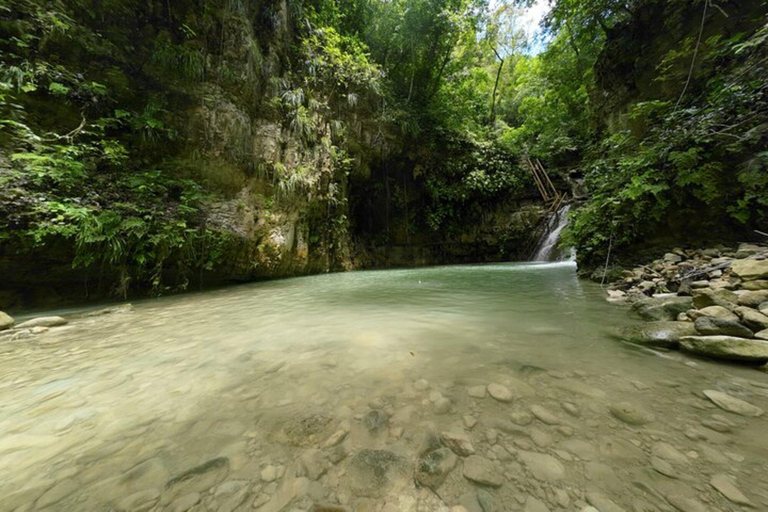 7 chutes d&#039;eau + cuisine typique