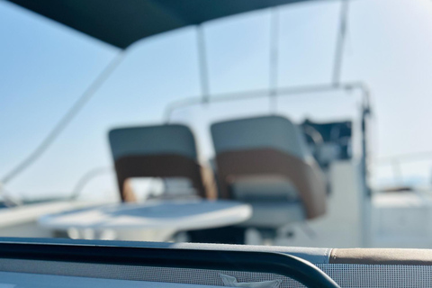 Ze Splitu/Trogiru: Błękitna Laguna i 2 wyspy - pół dnia prywatnieZe Splitu: prywatna półdniowa wycieczka do Błękitnej Laguny i Šolta Nečujam