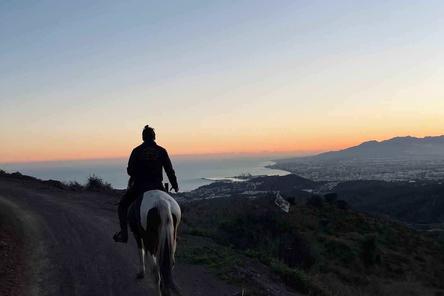 Horseback ride through the Montes Málaga Nature Park - 1 hour
