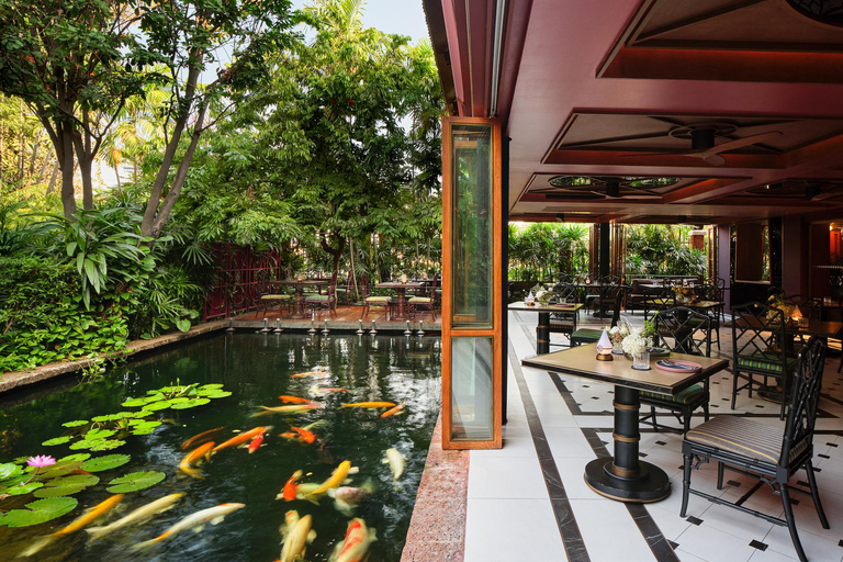 Bangkok: Jim Thompson, Un ristorante tailandese Pacchetti F&amp;BJim's Sharing Set per 2 persone, incluso 1 drink a persona