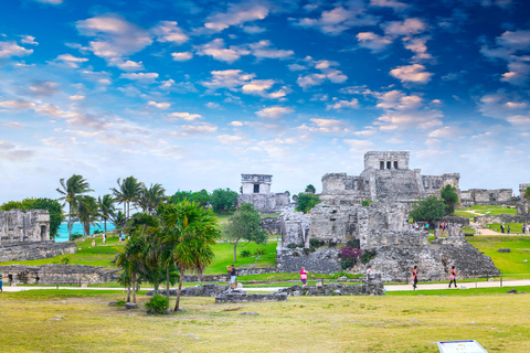 Tulum: Highlights tour with cenote & jungle village. German tour guide. Tulum highlights half-day option with pick-up available from Cancun area