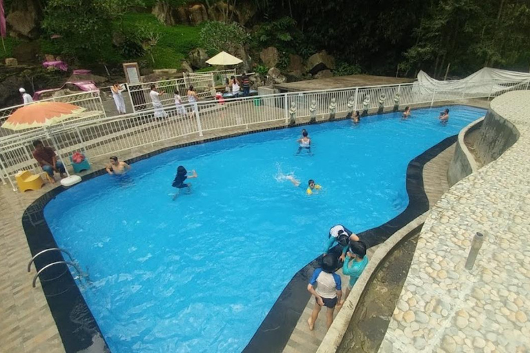 Bali: Visita espiritual com meditação e cerimónia Puja