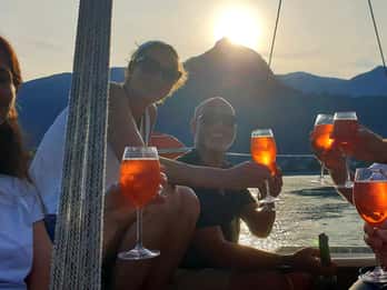 Riviera Cannero : Voile au coucher du soleil sur le Lago Maggiore