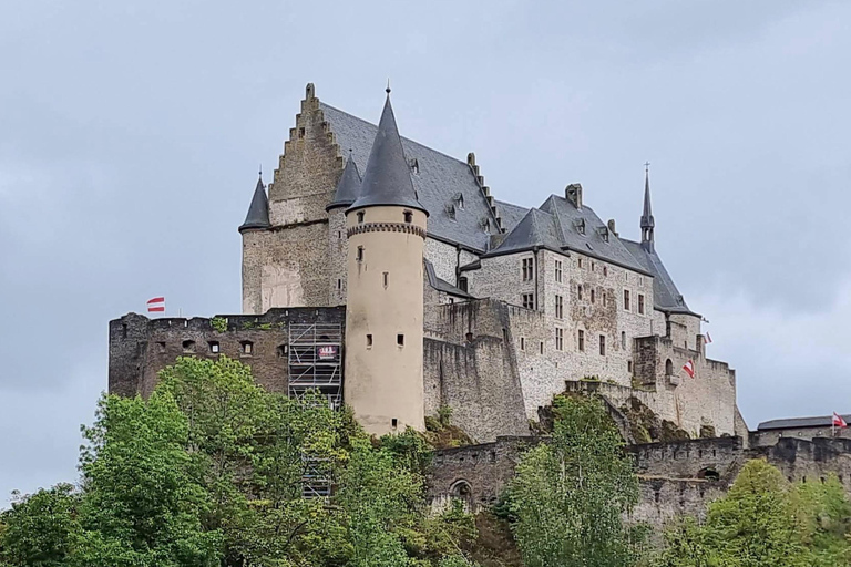 Luxembourg: Vianden Castle Guided Tour with Transfer