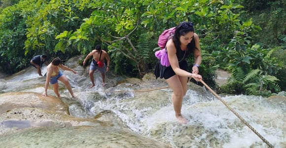Visit The Angel Land-Wat Banden-Sticky Waterfall