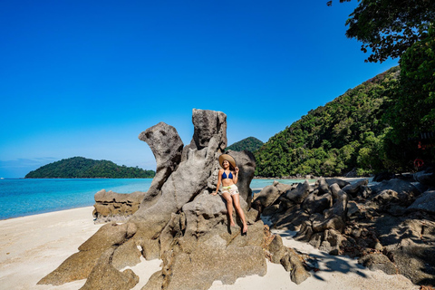 Khao Lak : Excursion de plongée en apnée dans les îles Surin avec le village Moken