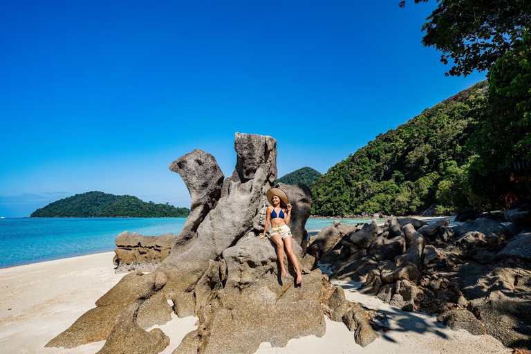 Khao Lak: Tour di snorkeling delle isole Surin con il villaggio Moken