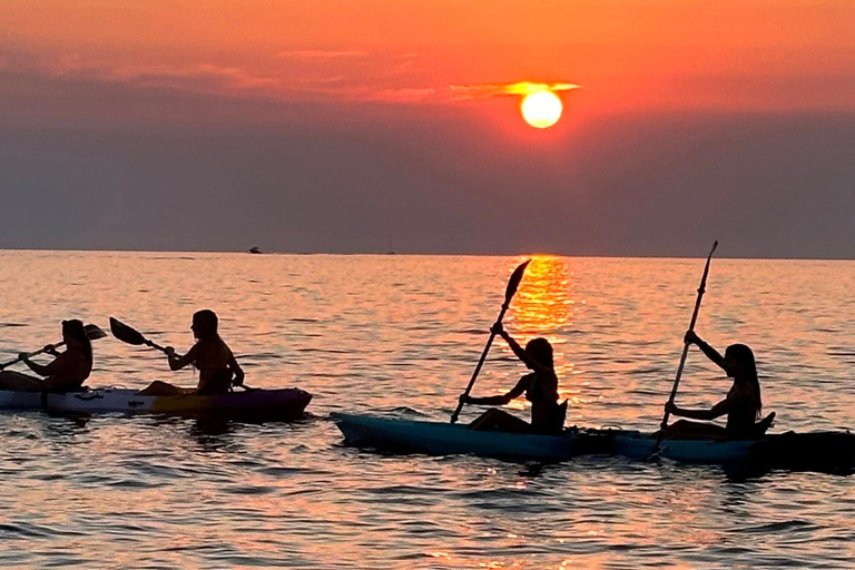 Ibiza: Sunset Kayak Excursion with Views of Es Vedrà