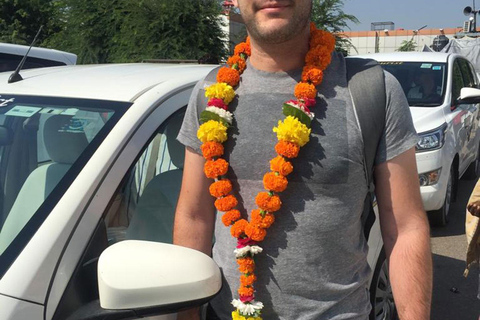 Z Jaipur: Płynny transfer na lotnisko w Delhi