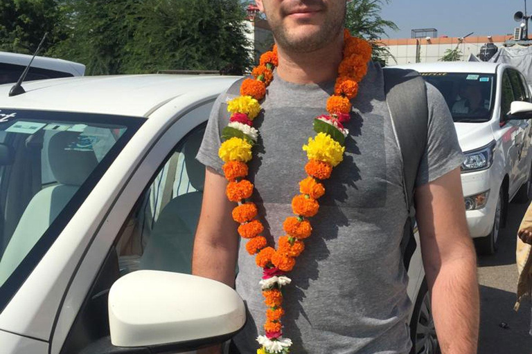 Z Jaipur: Płynny transfer na lotnisko w Delhi