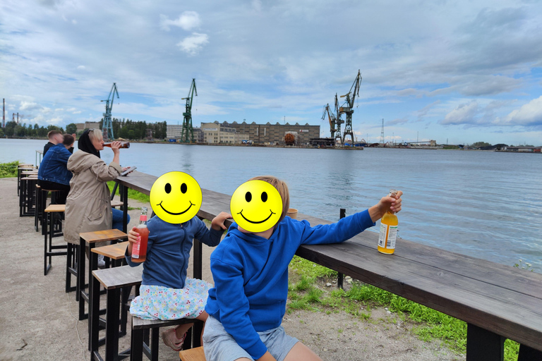 Gdańsk: Wrzeszcz and Shipyard District Private Bike Tour Golden Hour Ride – Gdańsk on evening mood Photo Stops