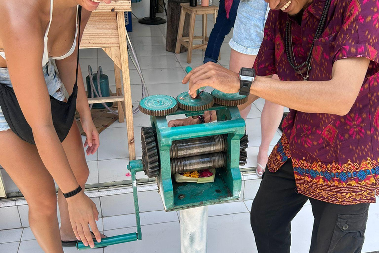 Bali: Hands-On Making Silver Jewelry in Kuta and UluwatuMEETING POINT IN LEGIAN (KUTA SILVER MAKING CLASS)