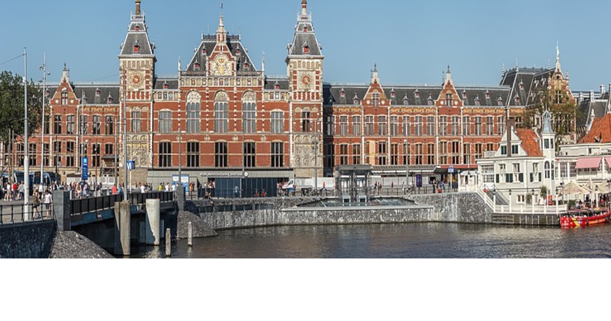 Luggage storage close to Amsterdam Centraal station GetYourGuide