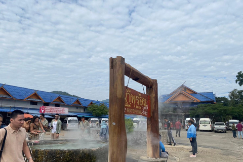 Chiang Rai: Explore 3 Highlight Temples (White, Blue, Red) Meeting Point: Wat Phra Singh (Hotels Outside Pickup Area)