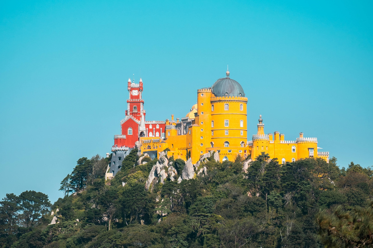 Lisbona: Sintra, Palazzo Pena, Roca Cape Coast e Cascais - 8hTour di 8 ore Sintra Pena Palazzo Giardini Roca Cape Coast Cascais