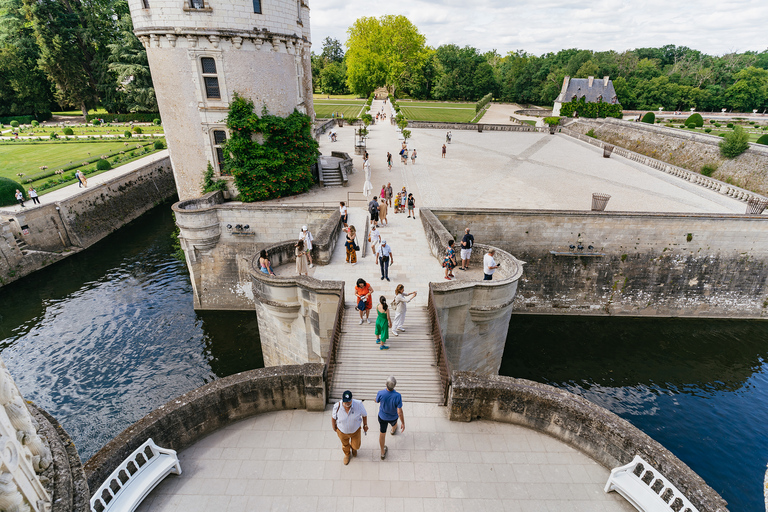 From Paris: Loire Valley Castles Day Trip With Wine Tasting Paris: Loire Castles Day Trip by Coach With Wine Tasting