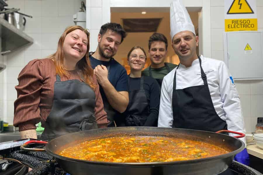 Madrid: Paella-, Sangria- & Churros-Kochkurs. Foto: GetYourGuide