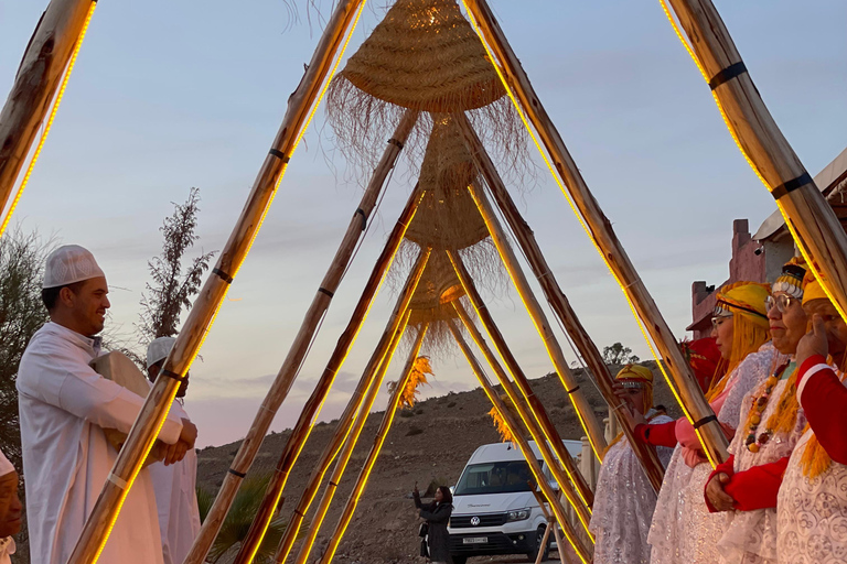 Marrakesch: Dinner-Show in der Wüste Agafay, Kamelritt und 1 Stunde BuggyfahrtMarrakech: Agafay Wüsten-Dinner-Show und Kamel-Ritt