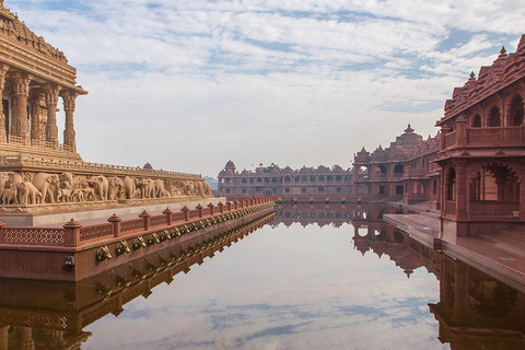 Delhi: Akshardham 2-Hour Guided Evening Light & Sound Show Akshardham Tour with Guide + Car