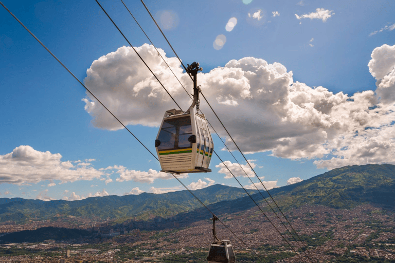 Destaques e joias escondidas de Medellín: tour particular com um guia local8 horas - Excursão a pé por Medellín